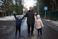 Альберт Лиханов с правнуками Федором и Елизаветой