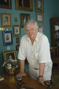 Лиханов Альберт Анатольевич